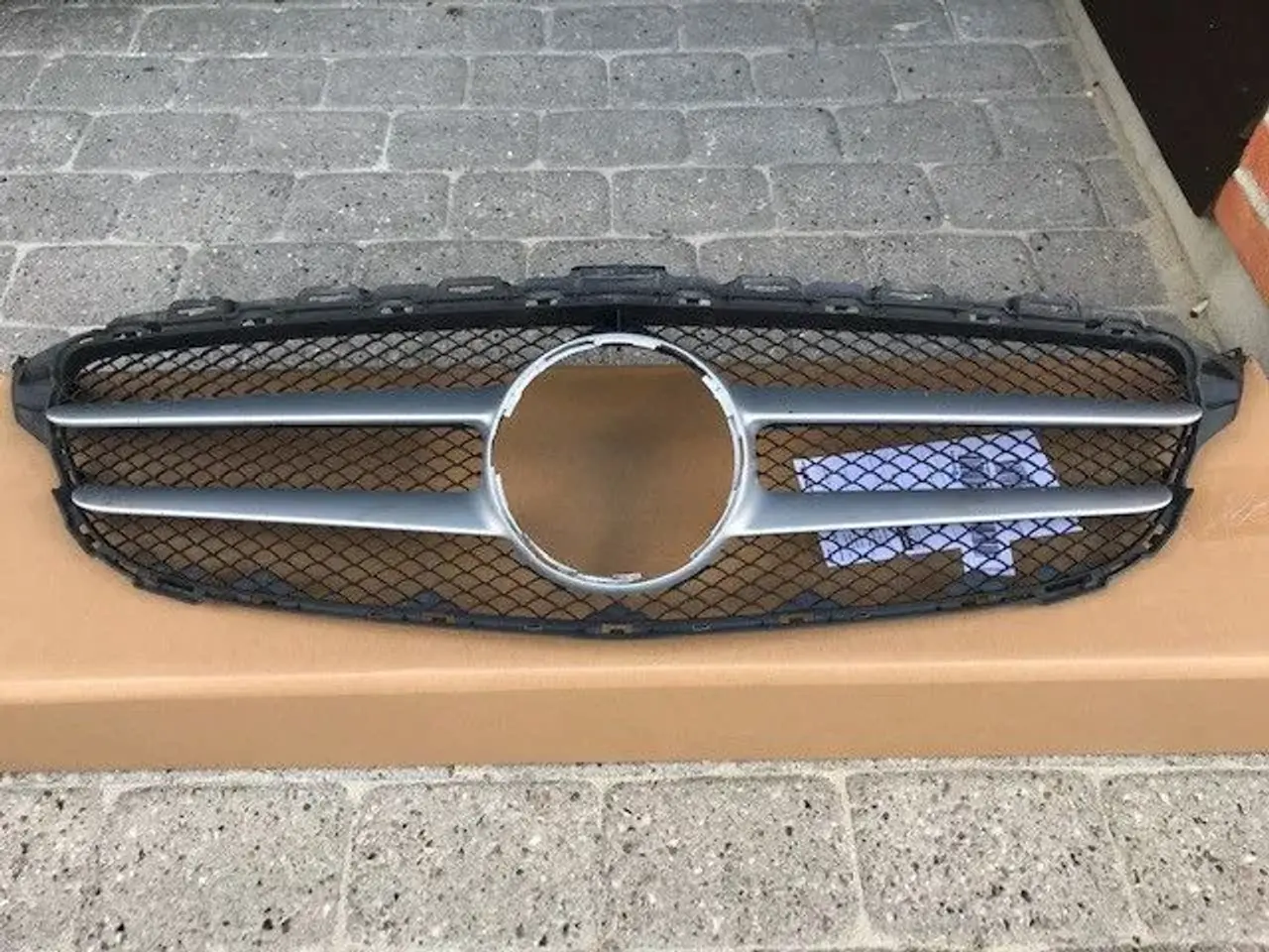 Billede 3 - Frontgrill Mercedes C220d (Type W205)