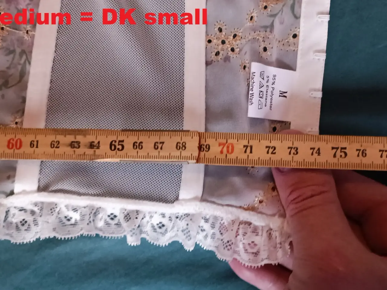 Billede 8 - Bustier top med applikation, small OG medium
