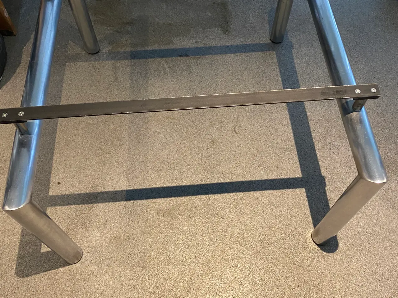 Billede 3 - Sofabord i granit med stålstel