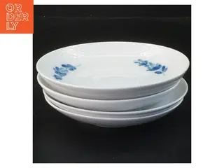 4 porcelænstallerkener med blå blomst motiv fra Royal Copenhagen (str. 4 stk Ø 16 cm)