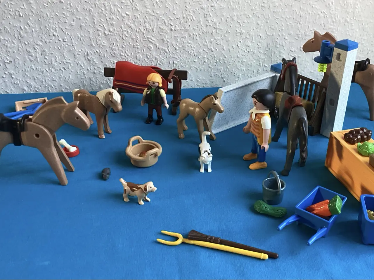 Billede 2 - Playmobil lille heste - rideskole