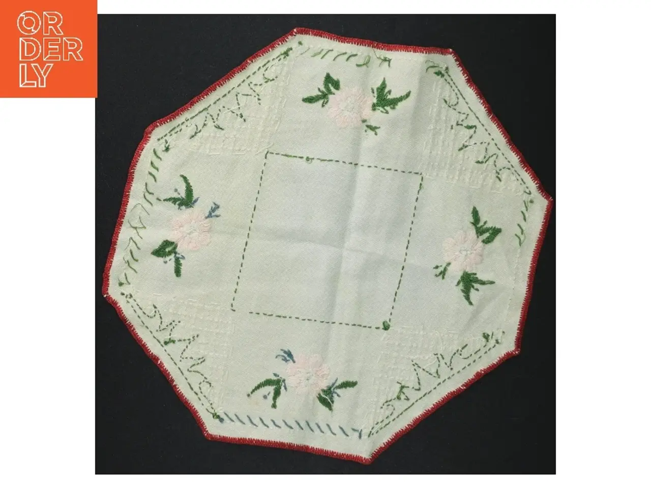 Billede 4 - Broderet lysedug (str. 27 x 27 cm)