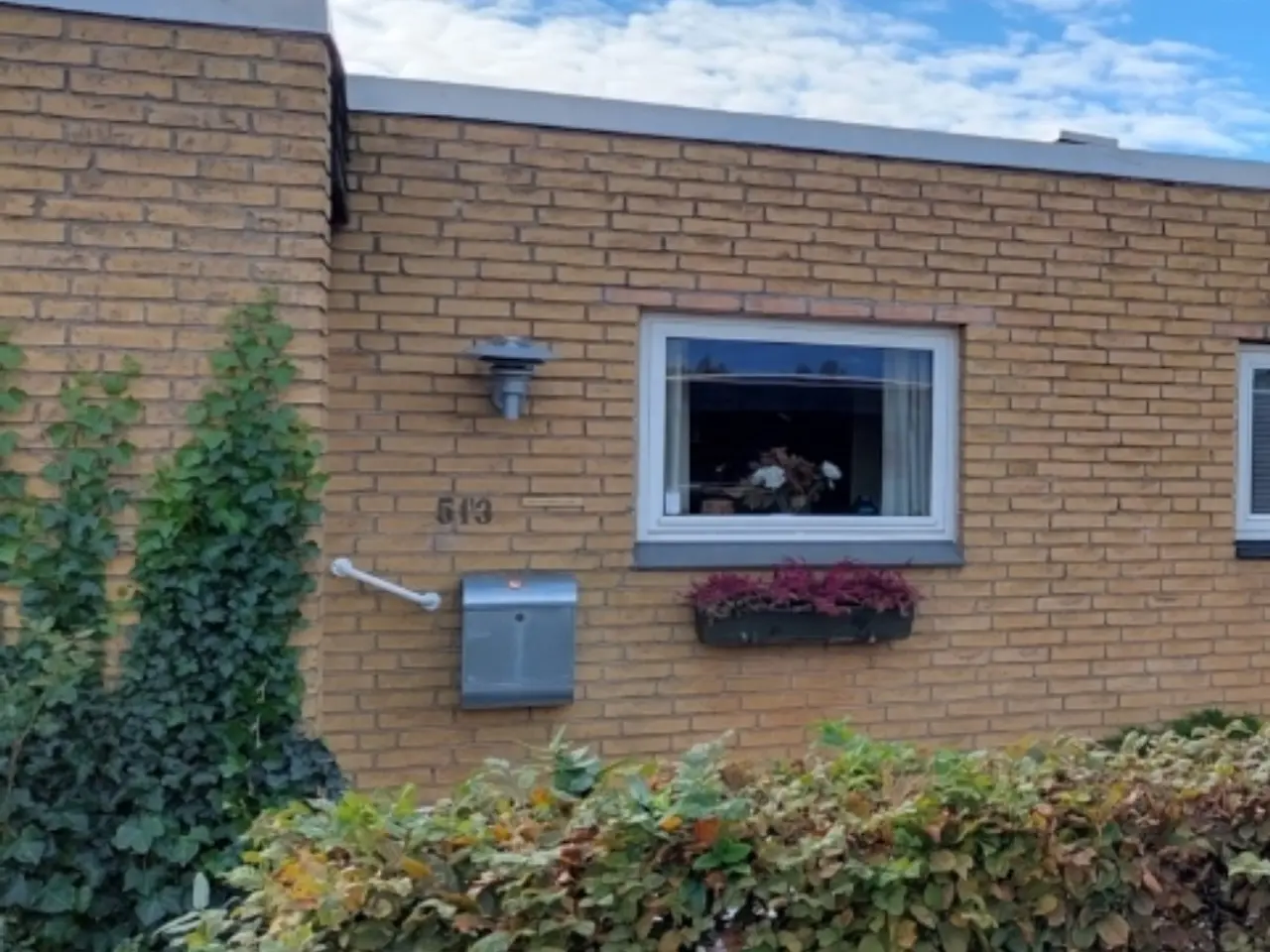 Billede 2 - Godt og gedigent rækkehus med frodig sydvendt gård