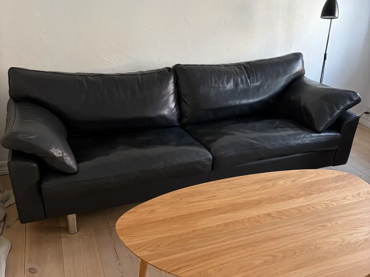 Billede 1 - HJ Møbler sort lædersofa 3 Pers.