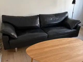 HJ Møbler sort lædersofa 3 Pers.