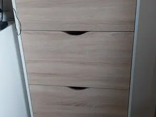 Skoskab med 3 låger og 6 hyller