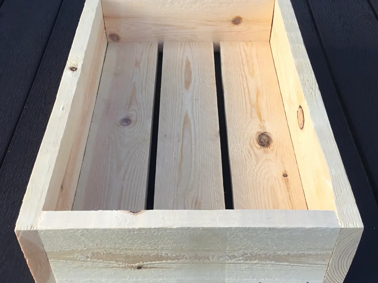 Billede 2 - Træbakke i genbrugstræ fyr 45 x 30