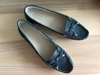 Helt nye loafers fra ellos.