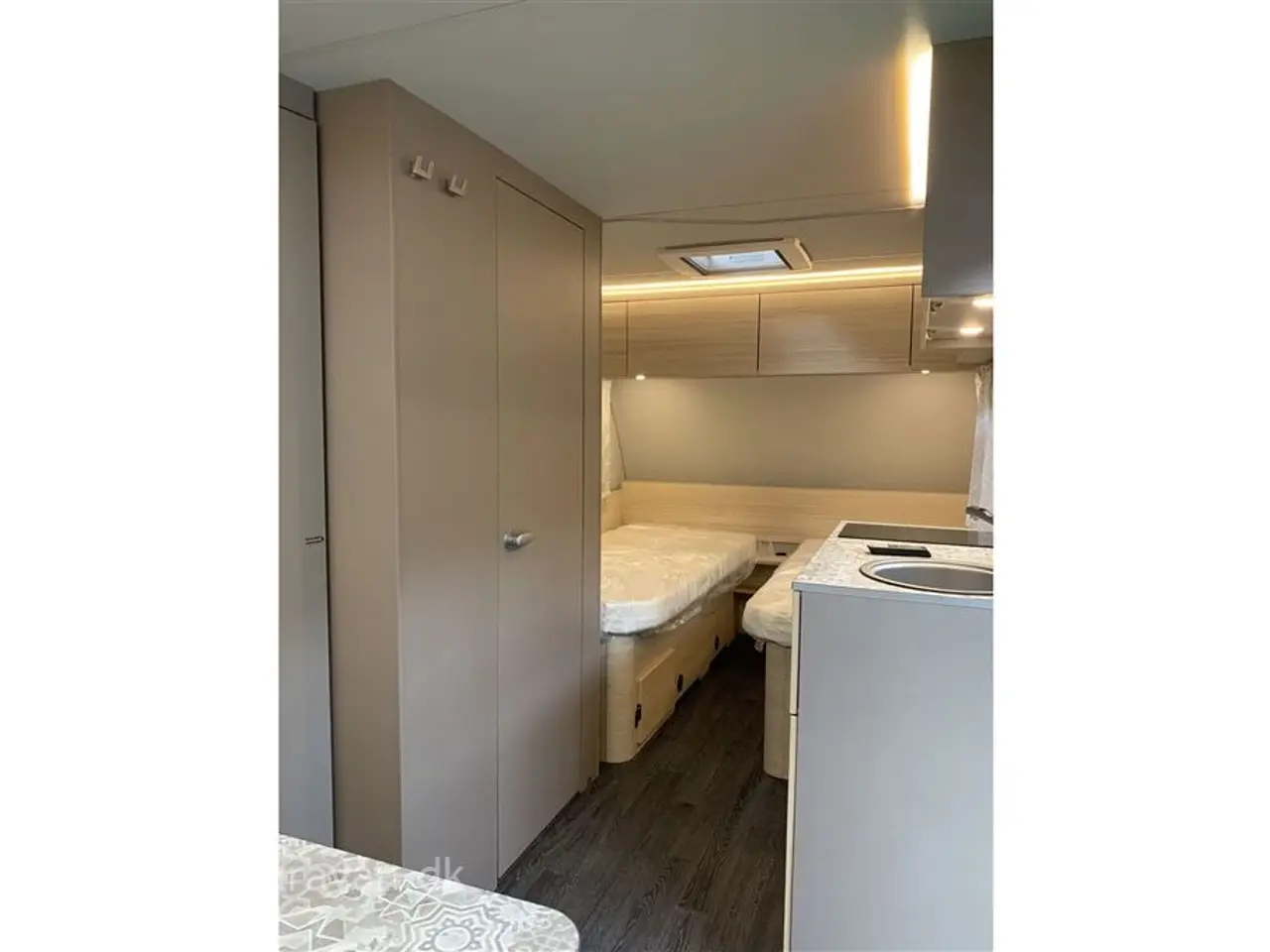Billede 10 - 2025 - Weinsberg CaraCito 470 EU E-Power Perfekt til EL-BILER, EGENVÆGT KUN 955 KG. FULDELEKTRISK campingvogn med enkeltsenge.
