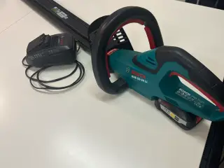 Bosch hækkeklipper inkl. batteri og oplder.