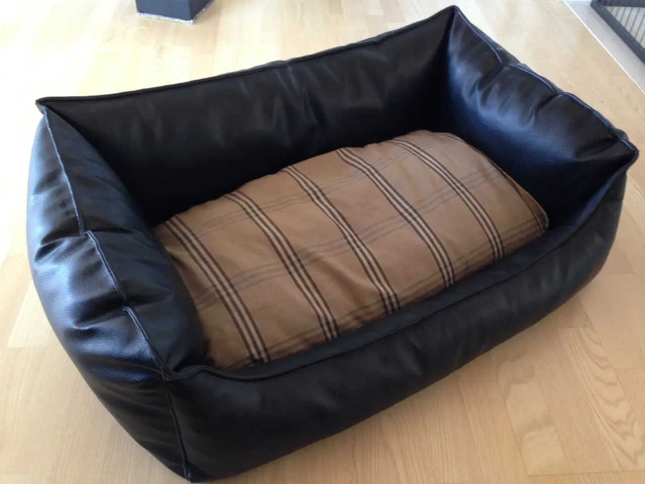 Billede 2 - Hunde sofa fra Hunter. Luxus hunde kurv. Skal ses