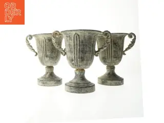 3 Antikke store trofævaser (str. 23 cm)