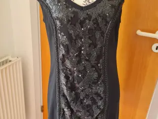 Festlig kjole str M 38 Cream