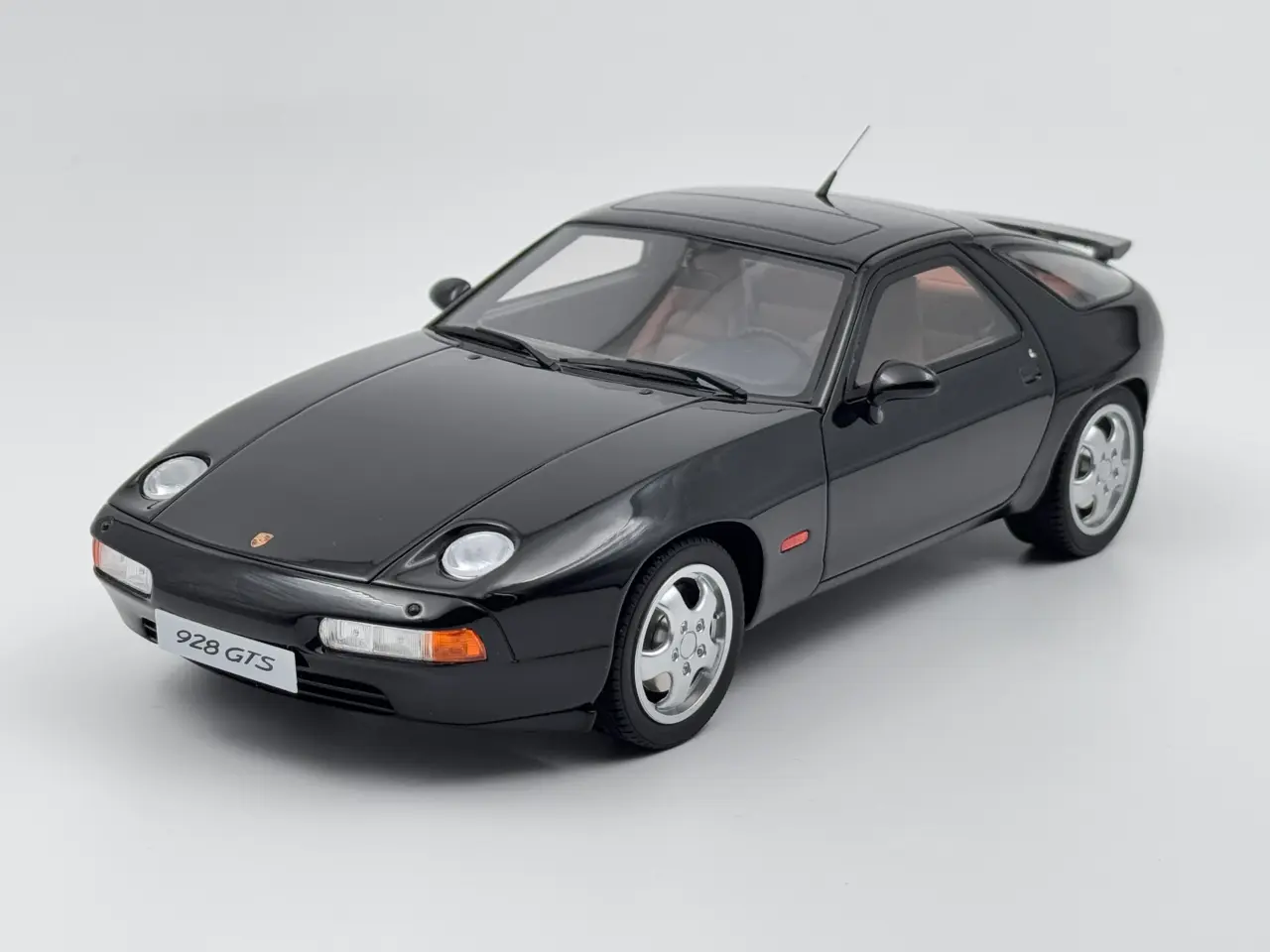 Billede 1 - 1992 Porsche 928 GTS -  1:18