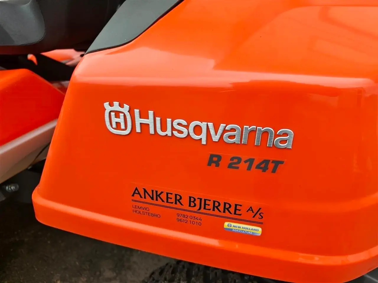 Billede 1 - Husqvarna R 214T - 103cm klippebord OBS: inkl. 103cm klippebord