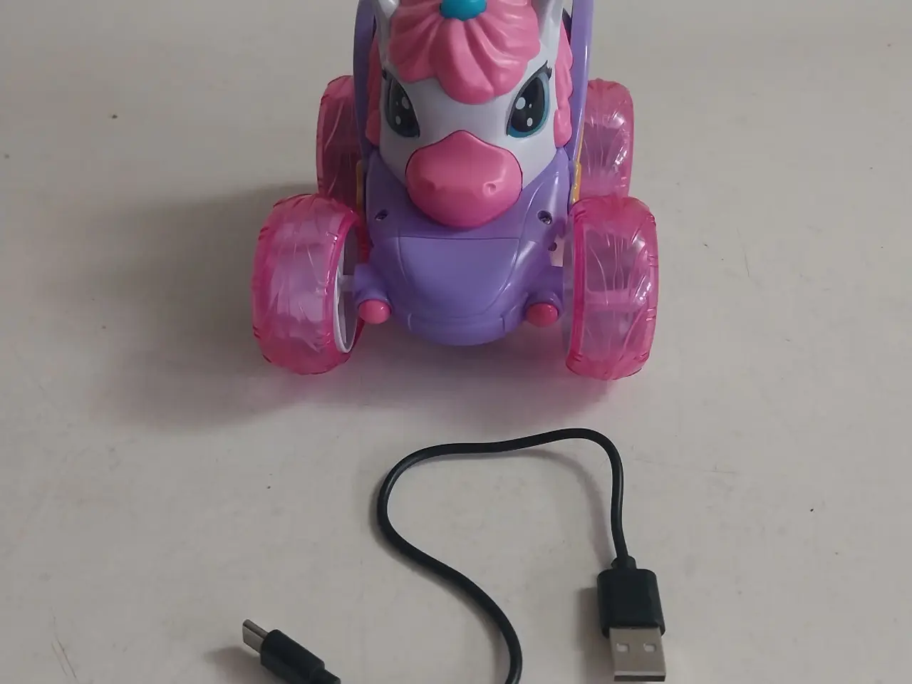 Billede 3 - Pink bil med enhjørning