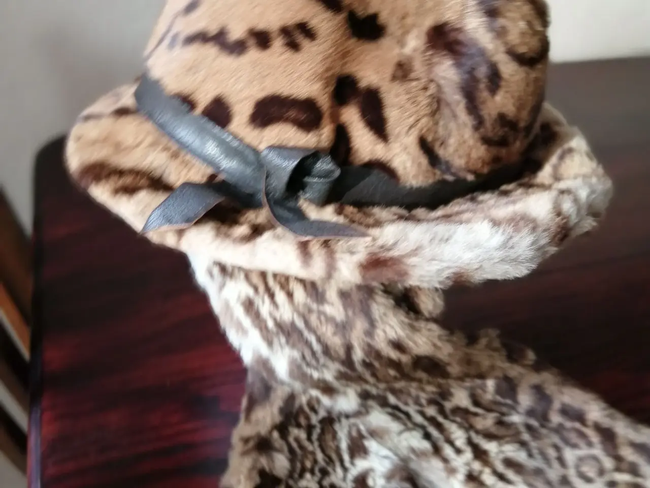 Billede 3 - pelshat med boa