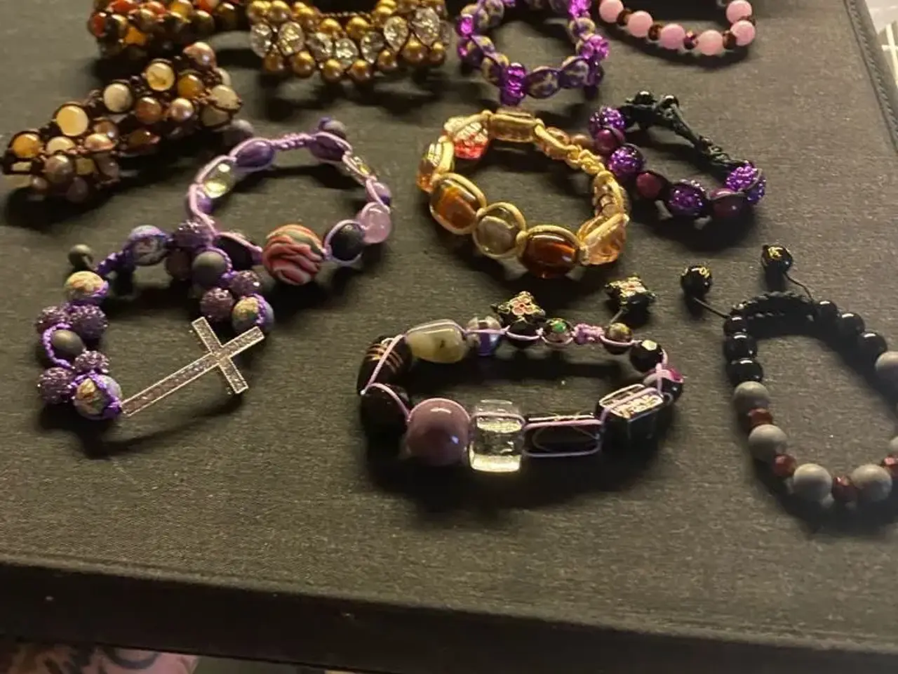 Billede 1 - Nye knyttede armbånd