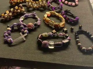 Nye knyttede armbånd