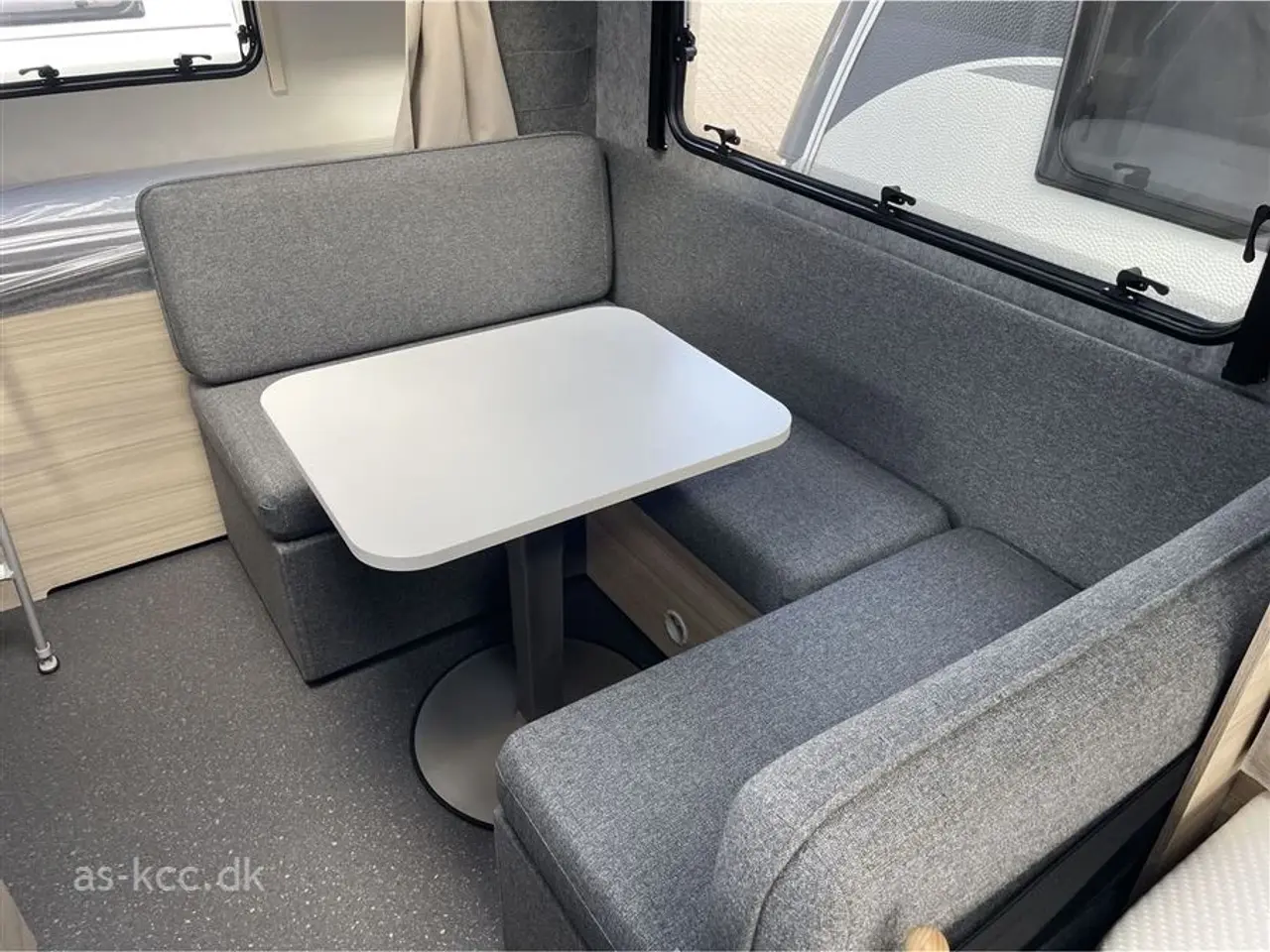Billede 11 - 2026 - Adria Altea 472 PK   Adria Altea 472 PK årg. 2026 6 sovepladser, 4 siddepladser, Myggenetdør kr. 1.640,- lagt i prisen.