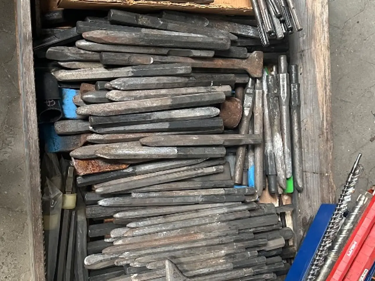 Billede 1 - Mejsler ca 150 - 200 stk
