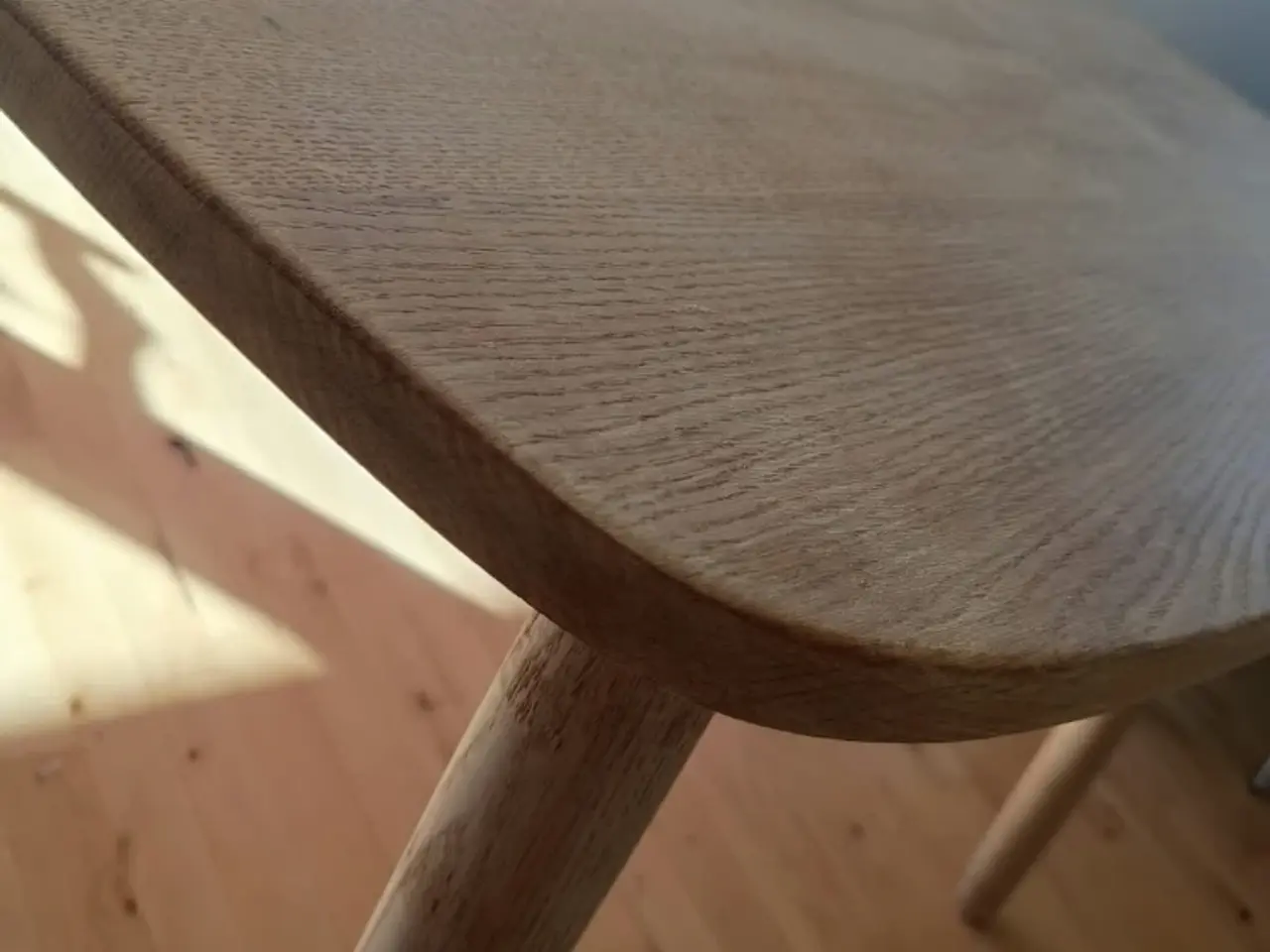 Billede 9 - Eksklusivt design bord I massiv egetræ