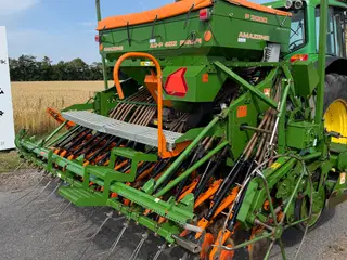 Amazone AD 402 PROFI. MED KILERINGSPAKKER OG SKIVESKÆR