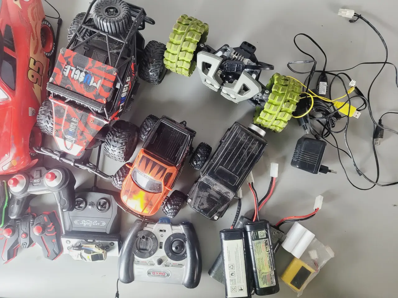 Billede 5 - Kæmpe Lot! Fjernstyrede Biler, Controllere Batteri