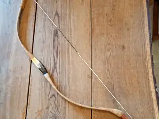Autentisk ungarsk rytterbue