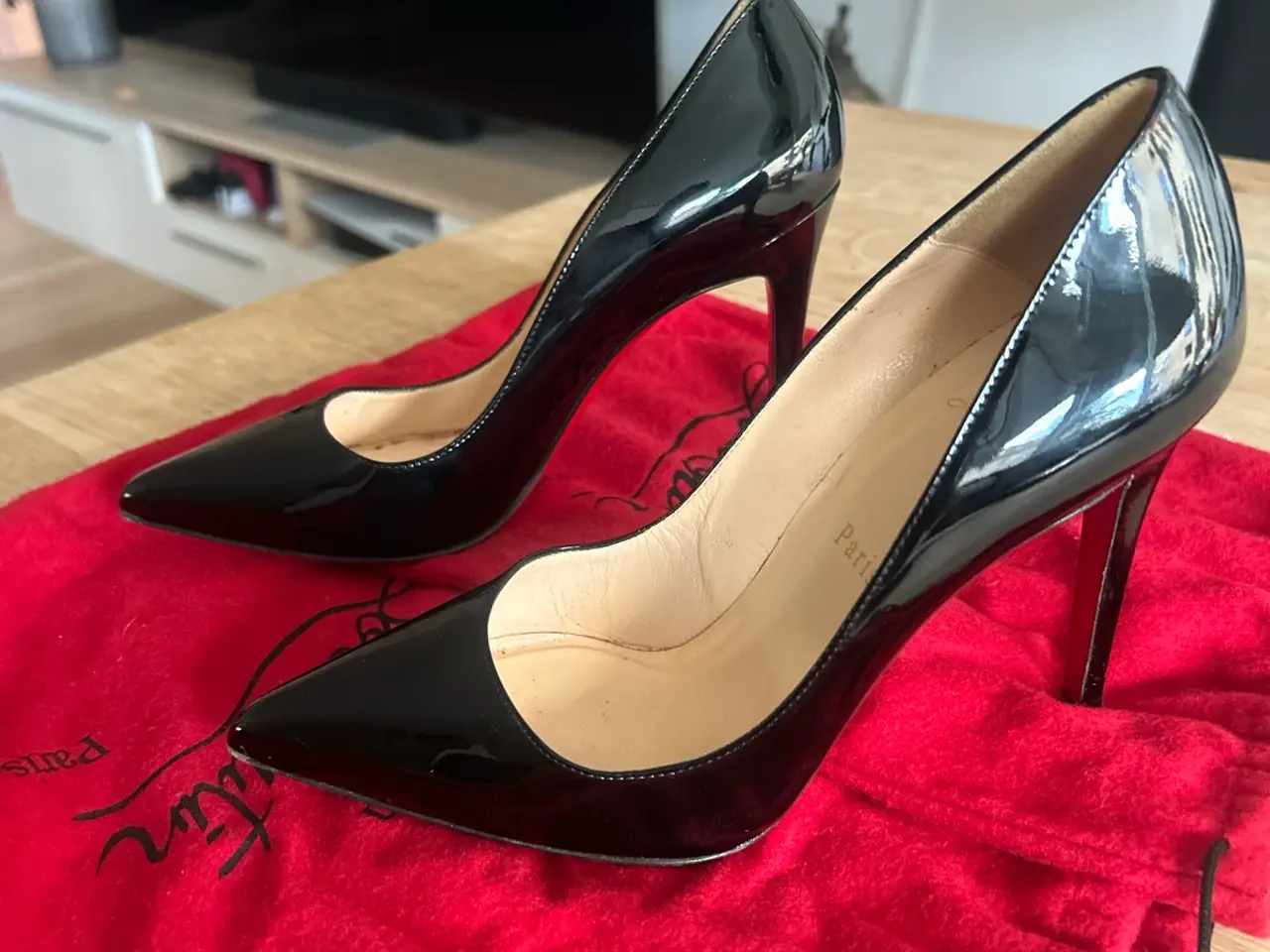 Billede 1 - Christian Louboutin Pumps i sort, størrelse 38