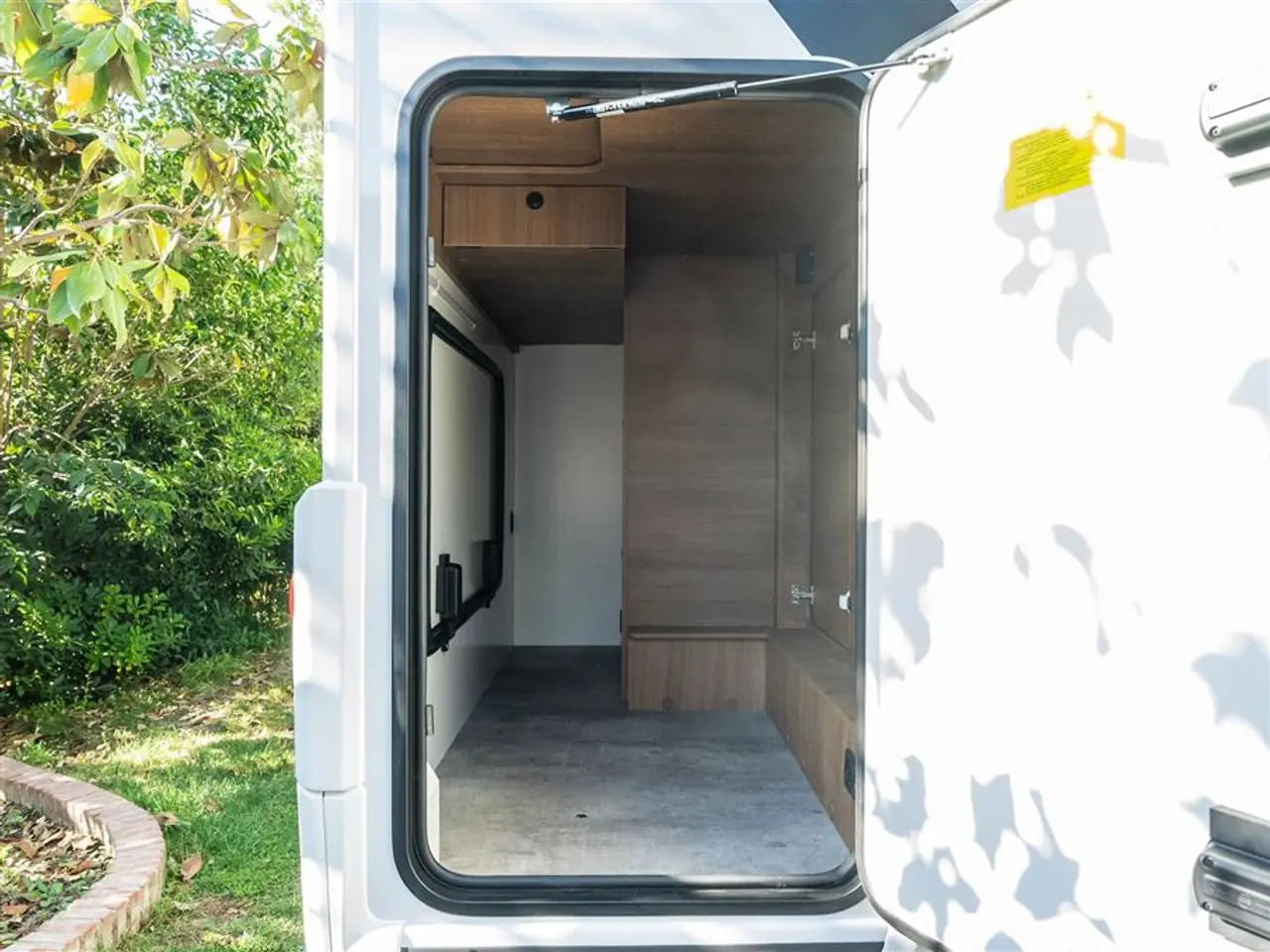 Billede 32 - 2027 - Benimar Yrteo 881 Ny bestseller under 6 meter