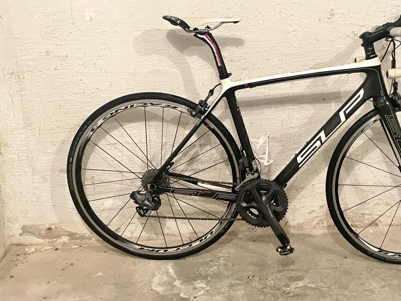 Billede 1 - Superior Roed Team Dİ2 ultegra full Carbon 7.5 kg
