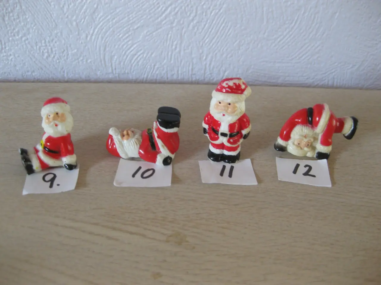 Billede 3 - Charmerende, gamle nisser i hård plast :-)