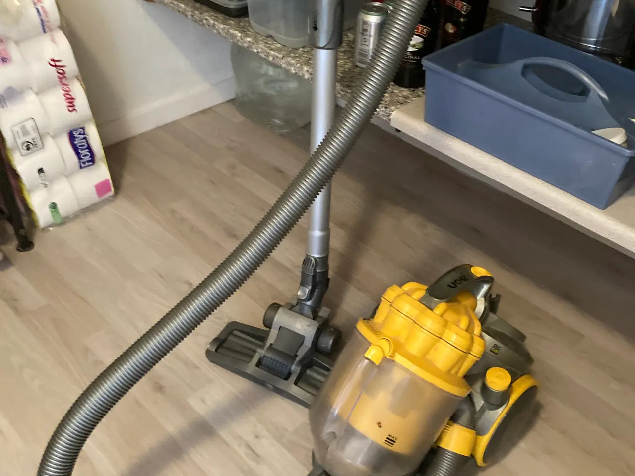 Billede 2 - Posefri støvsuger fra Dyson