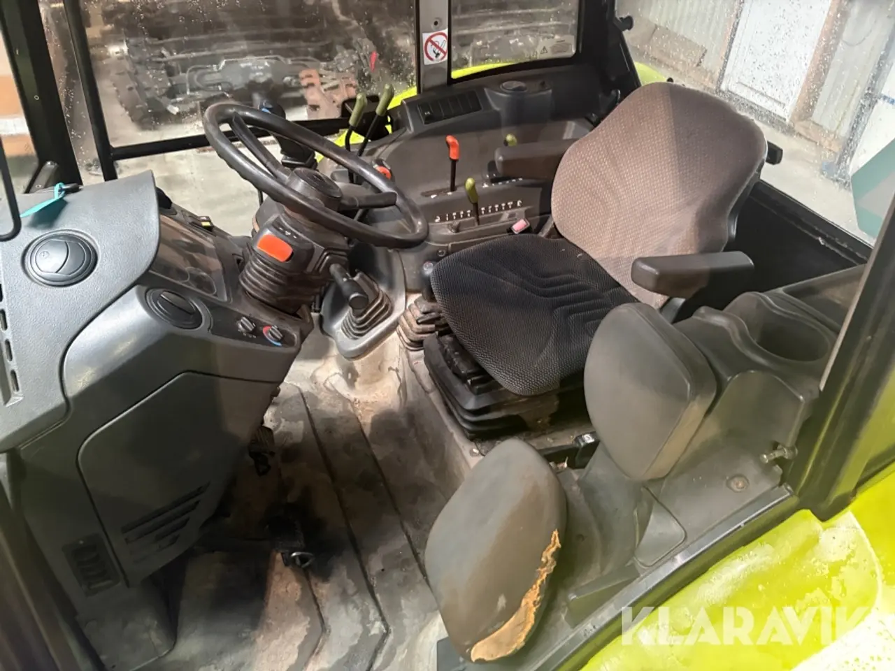 Billede 10 - Traktor Claas 340 Axos med frontlæsser