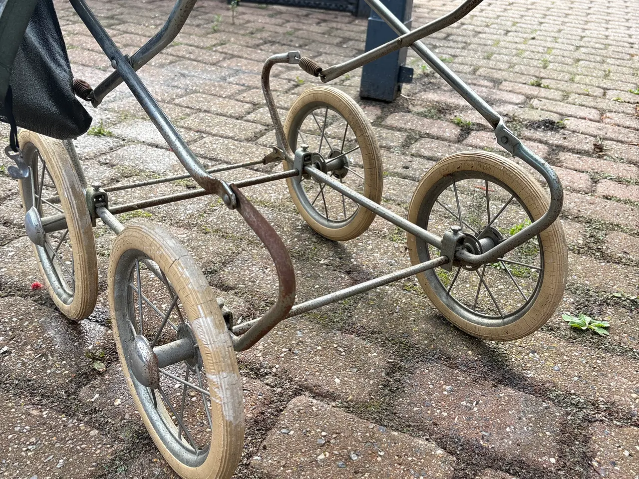 Billede 3 - Retro dukkevogn Skandia