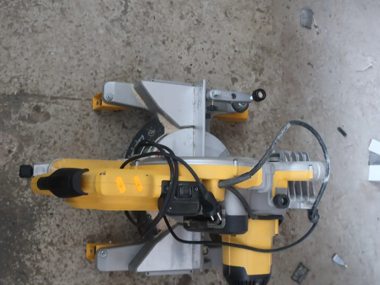 Billede 4 - Kap-/geringssav DEWALT DWS778-QS