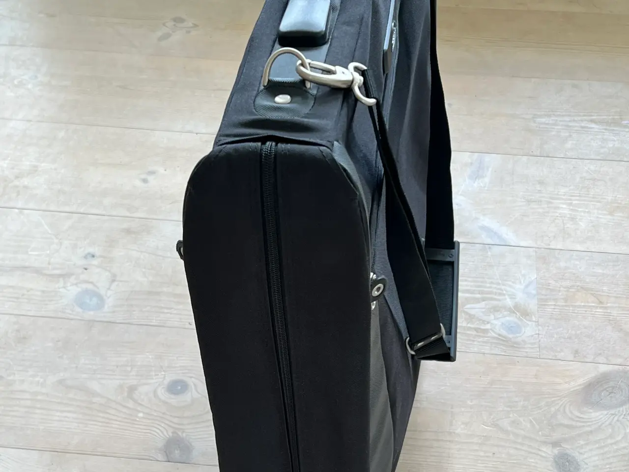 Billede 5 - Samsonite kuffert til jakkesæt
