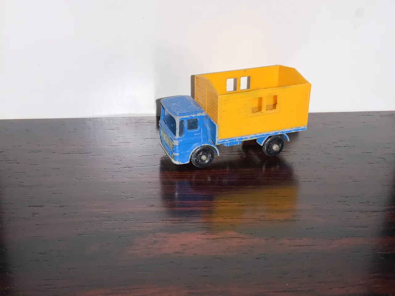 Billede 1 - Matchbox no. 60 Leyland Site Hut Truck