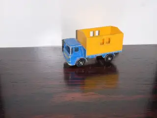 Matchbox no. 60 Leyland Site Hut Truck