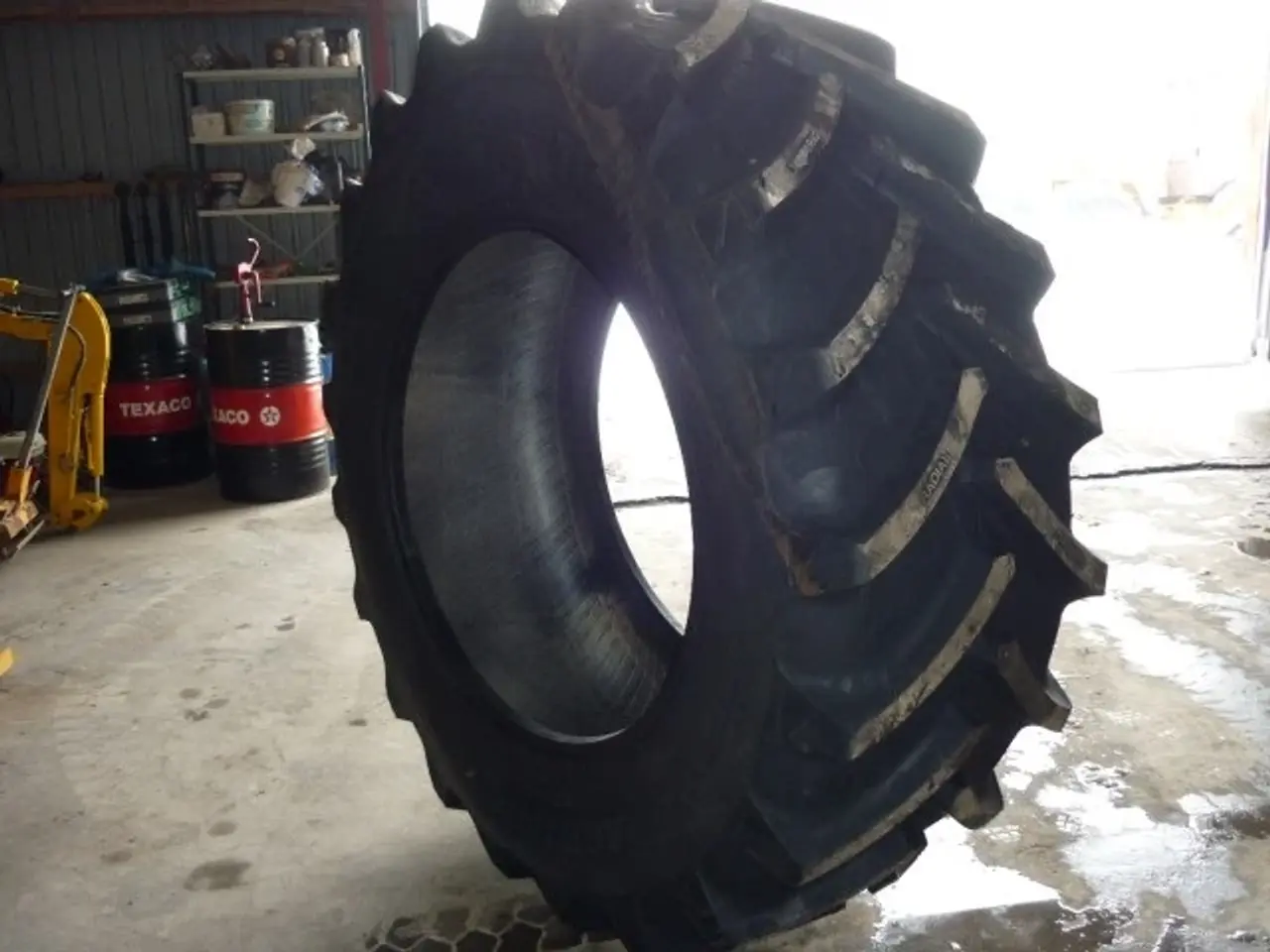 Billede 2 - BKT 710/70R42