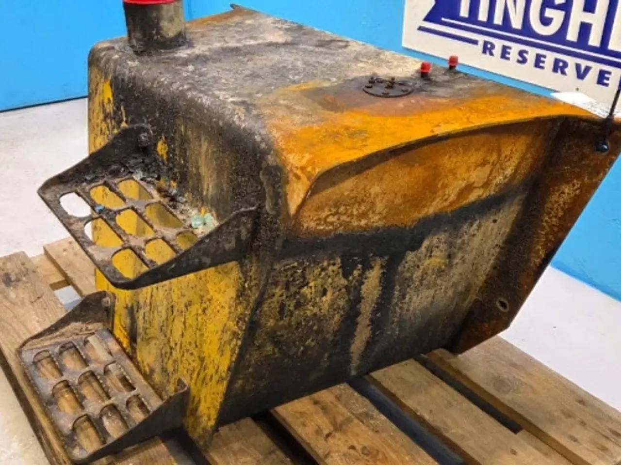 Billede 14 - New Holland LB115B Dieseltank 84262236