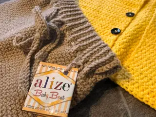 Baby strik tøj