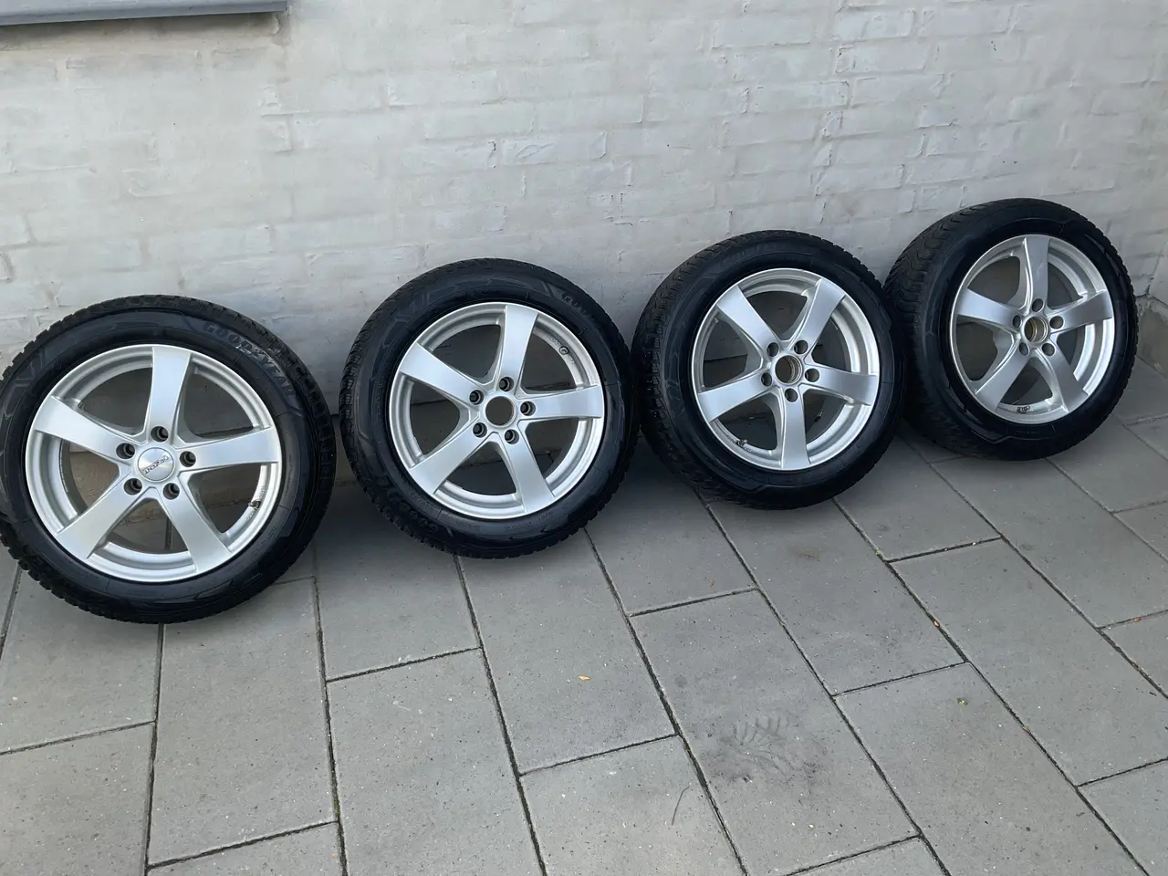 Billede 1 - Alufælge med Goodyear vinterdæk