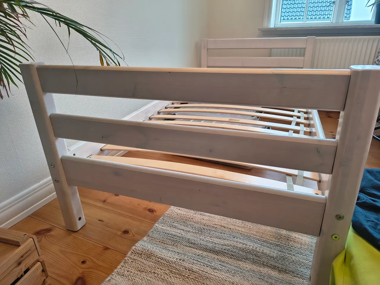 Billede 2 - Flexa enkeltseng med sengehest