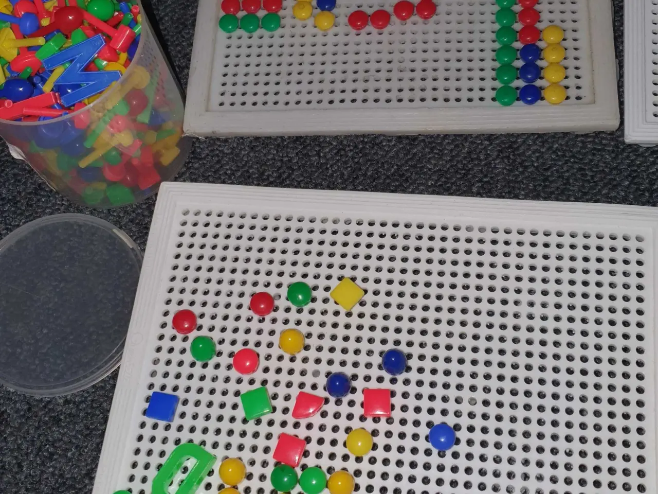 Billede 4 - Stift mosaik  / hulplade 