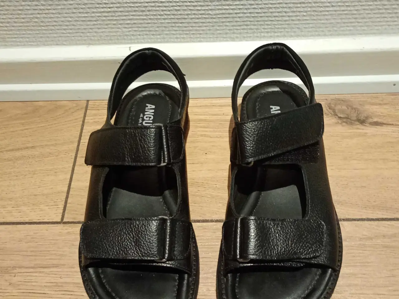 Billede 1 - Damesandaler, ANGULUS, skind. 36. Som nye. 