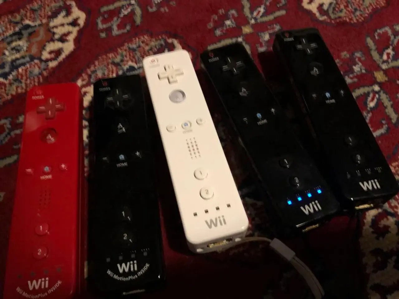 Billede 2 - Wii Controllere + tilbehør