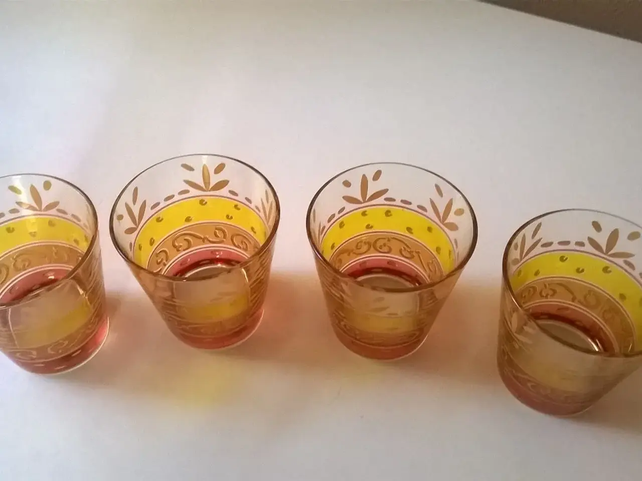 Billede 2 - 4 farvede / dekorerede sjældne glas