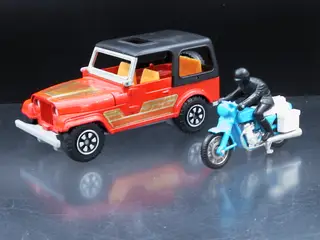 Modelbil: JEEP 132 + Vintage MC